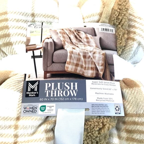 Plush Sherpa Throw White Tan Reversible 60 x 70 New in Pkg - Picture 2 of 6